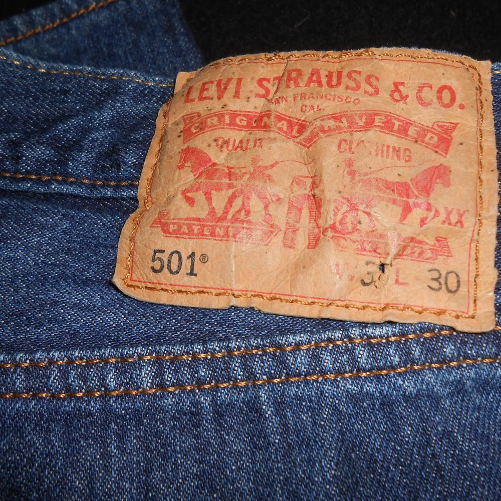 LEVI'S 501 W 30 L30 FLY BUTTON